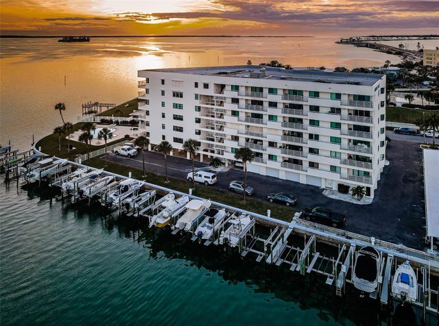 2539 GARY CIRCLE 704, Dunedin, FL 34698