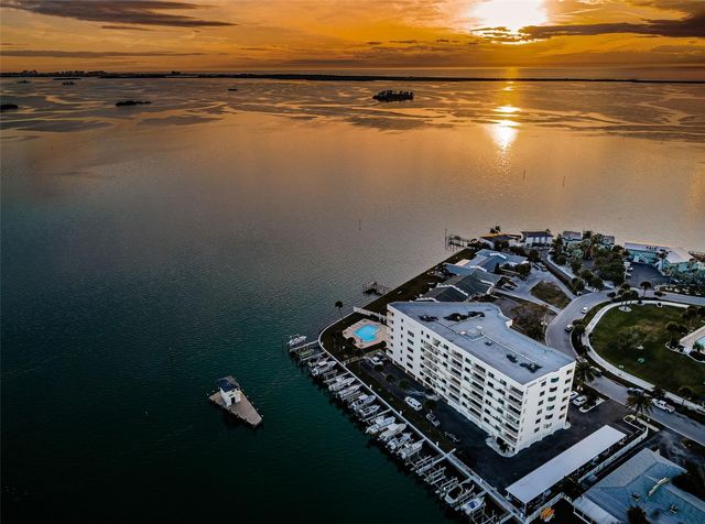 2539 GARY CIRCLE 704, Dunedin, FL 34698