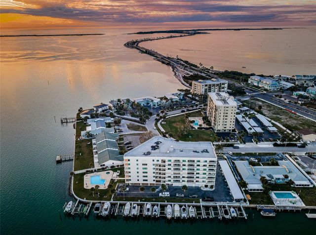 2539 GARY CIRCLE 704, Dunedin, FL 34698