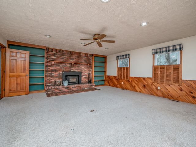 21832 W US. Hwy 60, Olive Hill, KY 41164