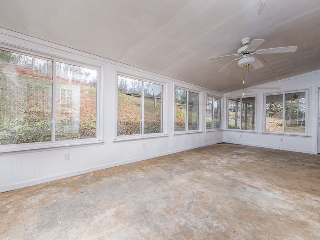 21832 W US. Hwy 60, Olive Hill, KY 41164