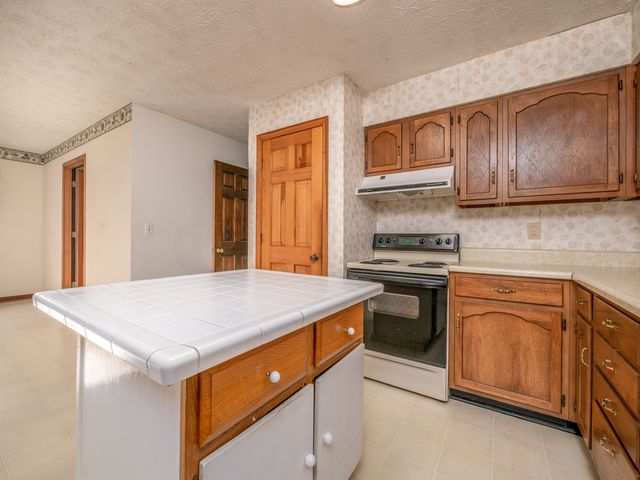 21832 W US. Hwy 60, Olive Hill, KY 41164