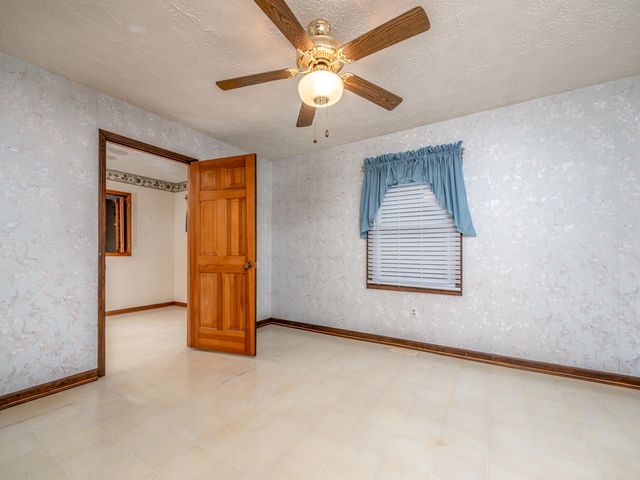 21832 W US. Hwy 60, Olive Hill, KY 41164