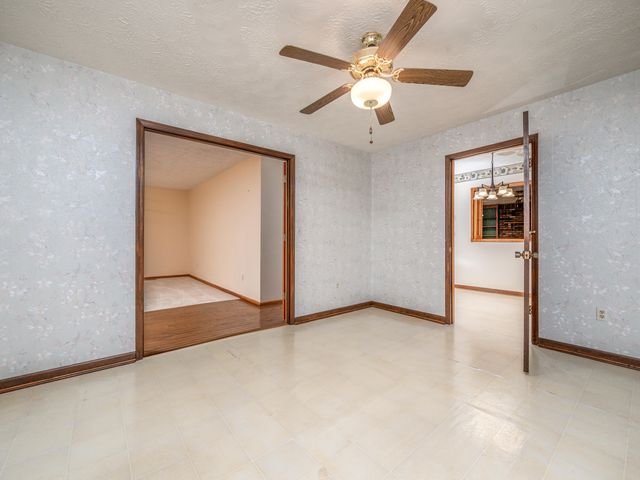 21832 W US. Hwy 60, Olive Hill, KY 41164