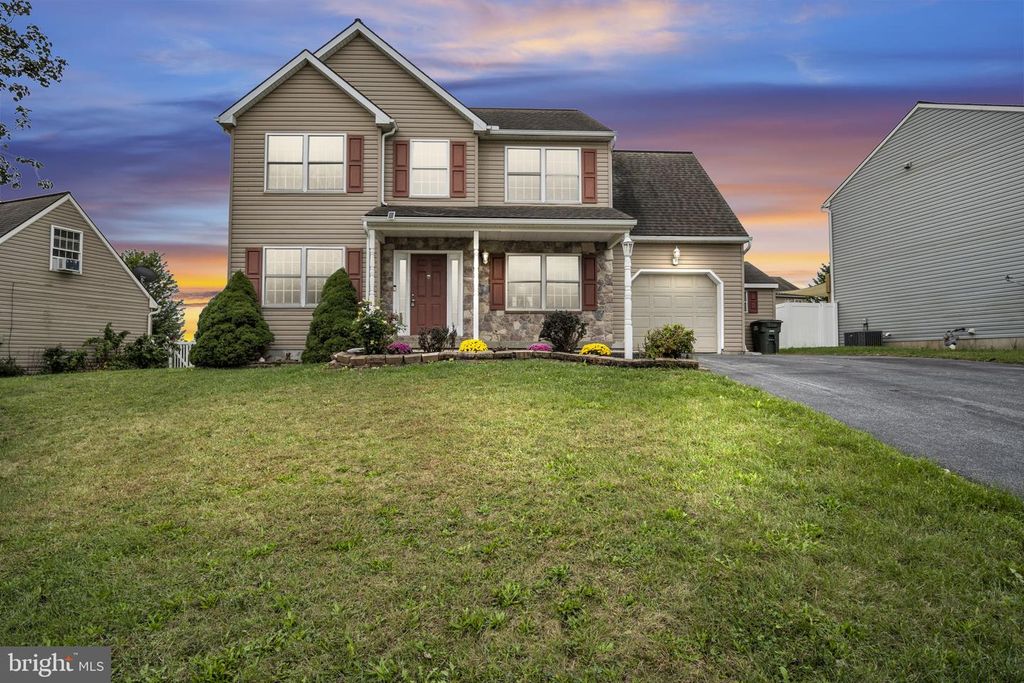 3960 SHEPPARD DR, Dover, PA 17315