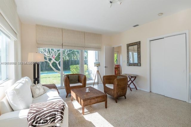 1123 Bay Dr, Miami Beach, FL 33141