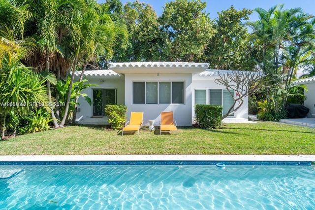 1123 Bay Dr, Miami Beach, FL 33141