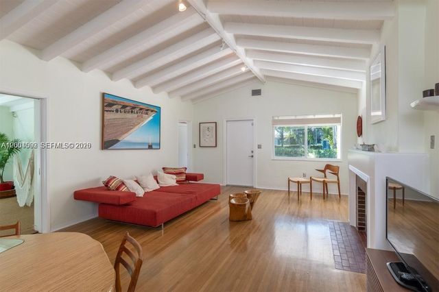 1123 Bay Dr, Miami Beach, FL 33141