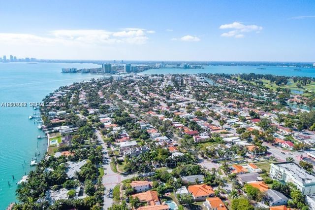 1123 Bay Dr, Miami Beach, FL 33141