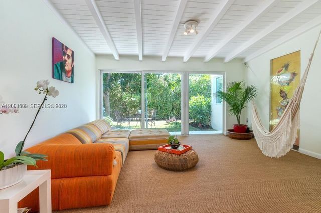 1123 Bay Dr, Miami Beach, FL 33141