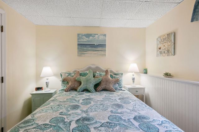 63 Ellsworth Drive, Falmouth, MA 02540