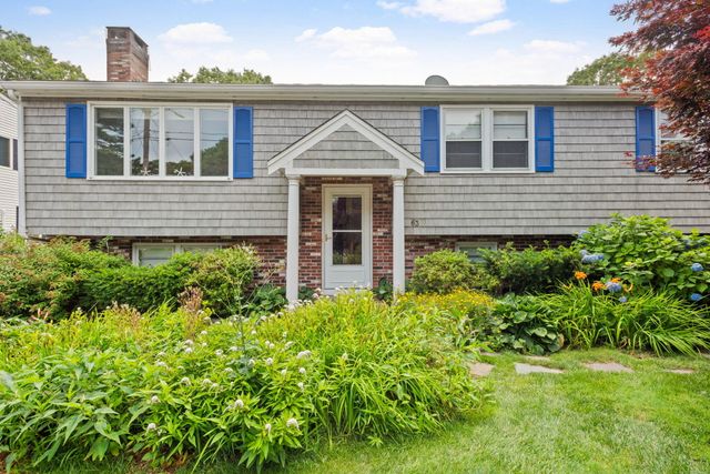 63 Ellsworth Drive, Falmouth, MA 02540