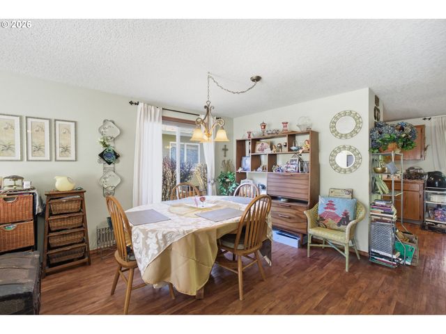 12723 Se MAIN St, Portland, OR 97233