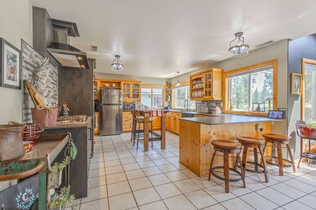 54811 Lonesome Pine Road, Bend, OR 97707