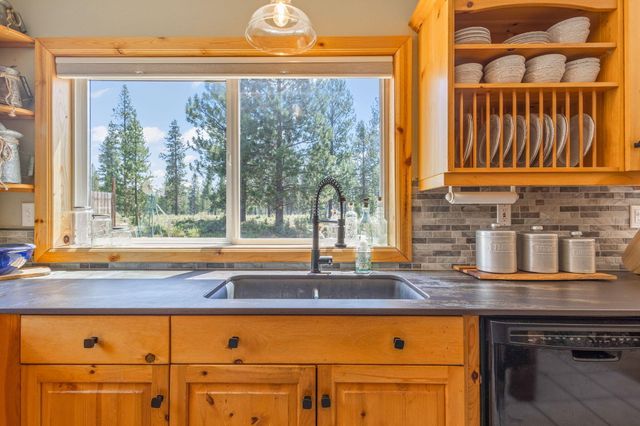 54811 Lonesome Pine Road, Bend, OR 97707