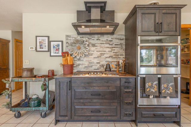 54811 Lonesome Pine Road, Bend, OR 97707