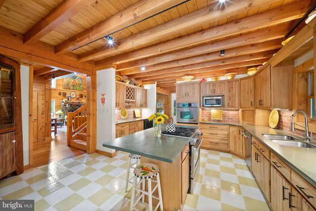4020 MILLWOOD RD, Boyce, VA 22620