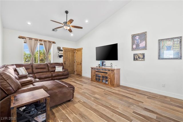 1625 Metcalf Drive, Overton, NV 89040