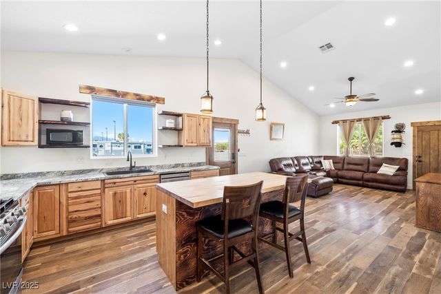 1625 Metcalf Drive, Overton, NV 89040