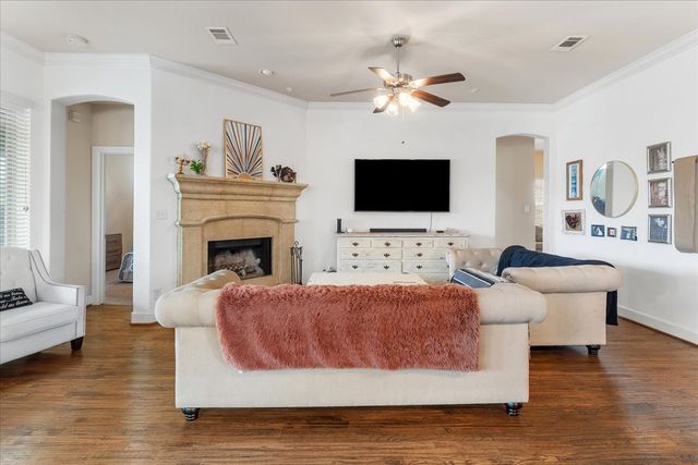 1102 Autumn Mist Way, Arlington, TX 76005