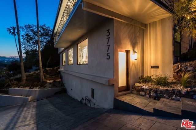 3775 Aloha Street, Los Angeles, CA 90027