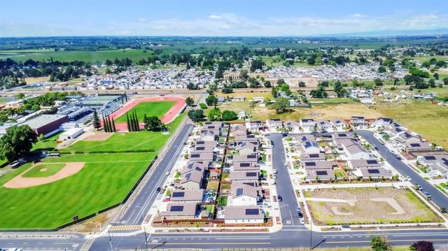 6203 Panda Way, Riverbank, CA 95367