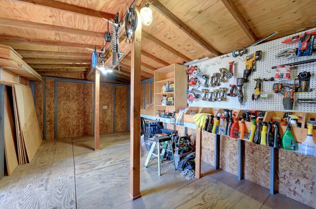 142 Friar CT, Kyle, TX 78640