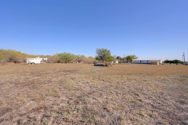 142 Friar CT, Kyle, TX 78640