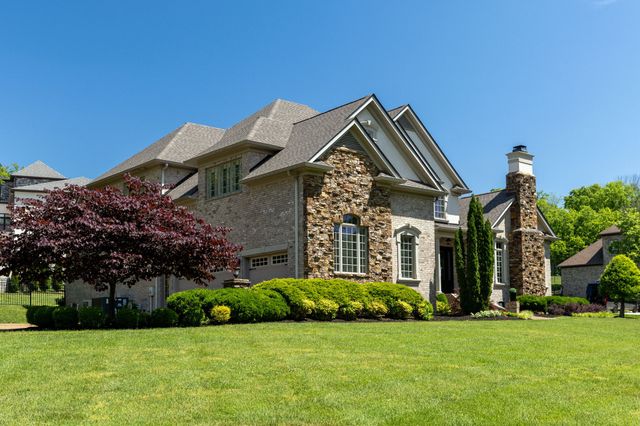 1000 Morchella Private Way, Hendersonville, TN 37075