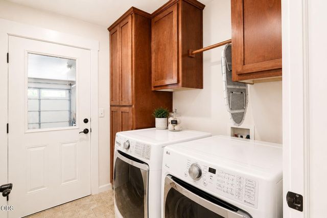 1144 Highlands Drive, Eagle Point, OR 97524