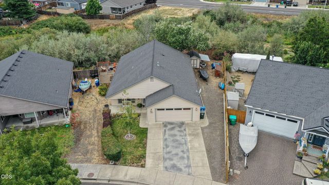 1144 Highlands Drive, Eagle Point, OR 97524