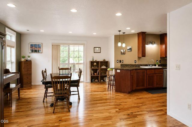 1144 Highlands Drive, Eagle Point, OR 97524