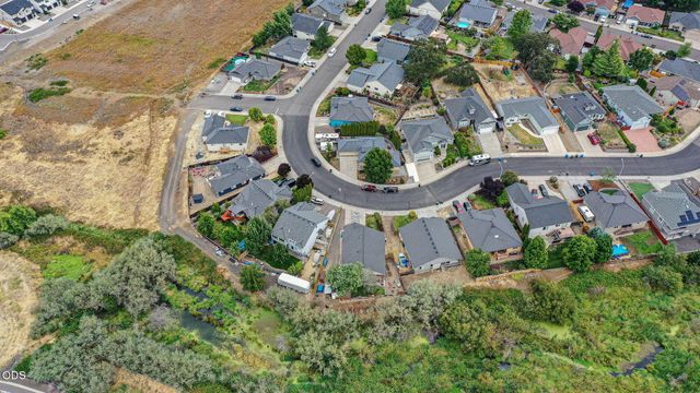 1144 Highlands Drive, Eagle Point, OR 97524