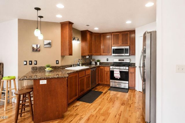 1144 Highlands Drive, Eagle Point, OR 97524