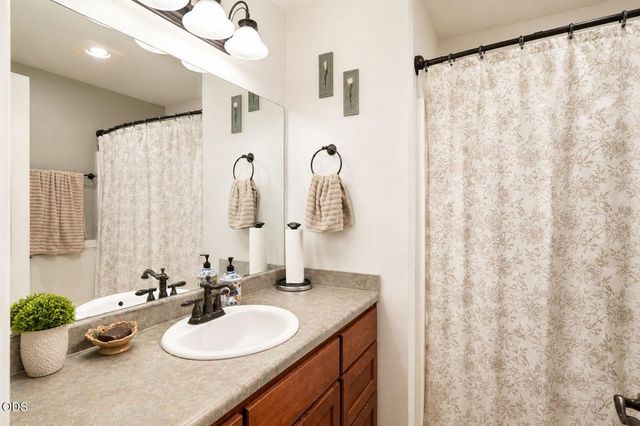 1144 Highlands Drive, Eagle Point, OR 97524