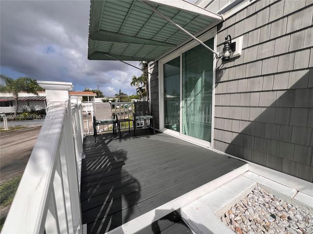 8709 SW 15th St na, Davie, FL 33324
