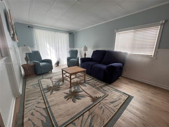 8709 SW 15th St na, Davie, FL 33324