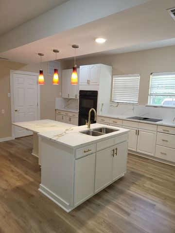 1820 W Pleasant Run Road, Desoto, TX 75115