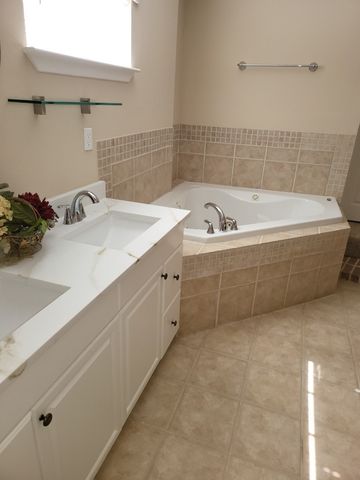 1820 W Pleasant Run Road, Desoto, TX 75115