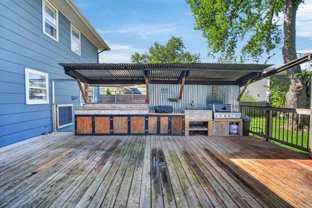4116 83rd Street, Urbandale, IA 50322