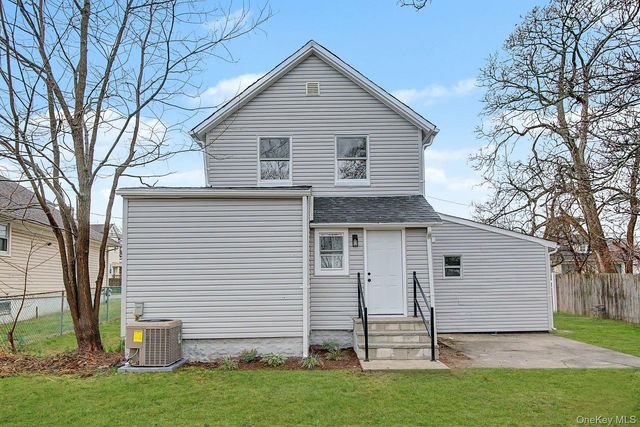 19 West side Avenue, Bay Shore, NY 11706