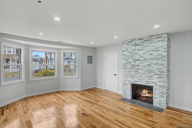 19 West side Avenue, Bay Shore, NY 11706