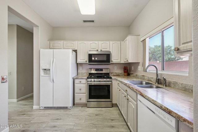 13712 W UTICA Drive, Sun City West, AZ 85375