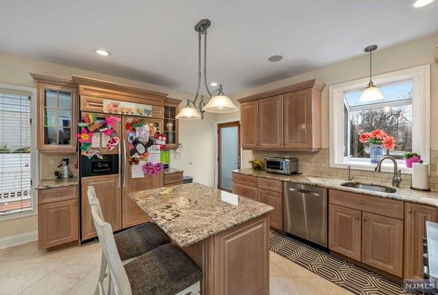 29 Edgewater Road, Cliffside Park, NJ 07010