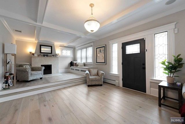 29 Edgewater Road, Cliffside Park, NJ 07010