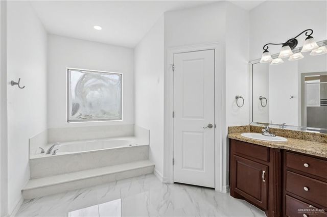 2441 E 8th Avenue, Mission, TX 78572