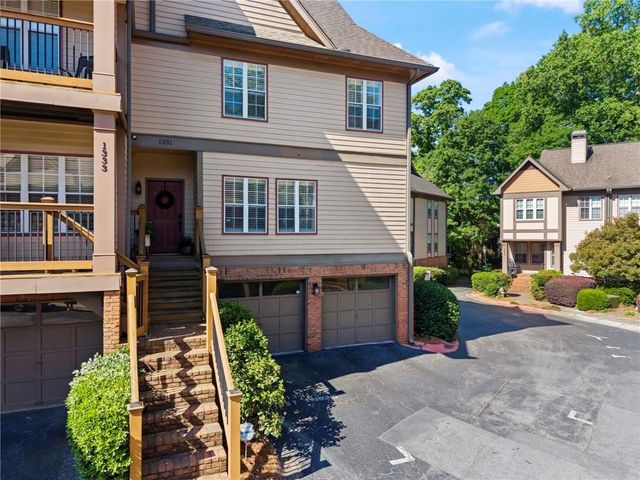 1331 Stillwood Chase NE, Atlanta, GA 30306