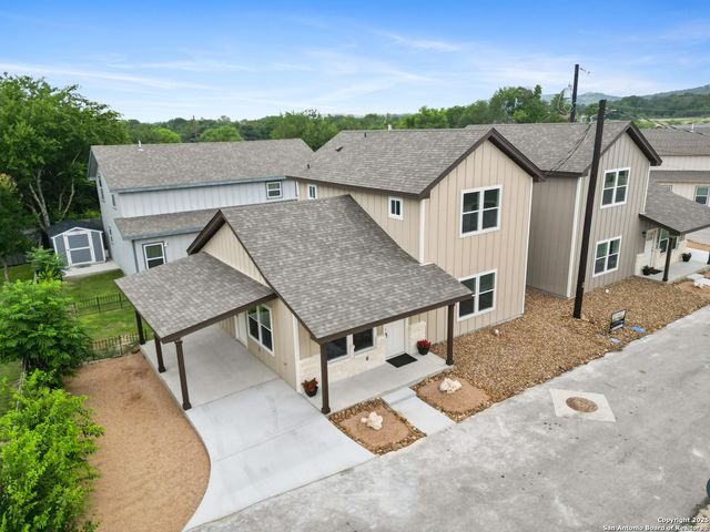 302 Riley Way, Kerrville, TX 78028