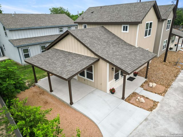 302 Riley Way, Kerrville, TX 78028