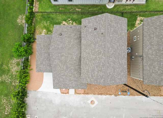 302 Riley Way, Kerrville, TX 78028